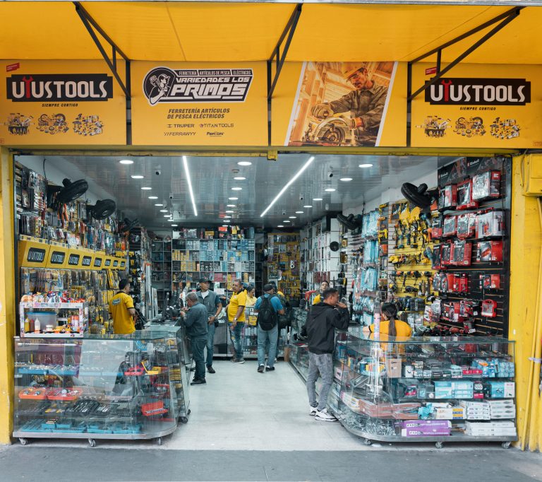 Herramientas de alta calidad y servicio con una amplia experiencia. Potencia tus proyectos con Los Primos, tu ferretería en Medellín cerca